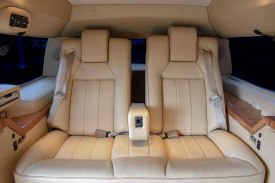 سيارة ملك الأردن معروضة للبيع: مضادة للرصاص ومصممة كالدبابة صورة رقم 19