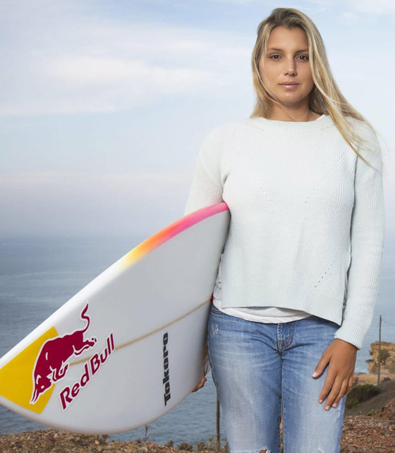 لقطة توقف القلب: برازيلية تحطم رقما قياسيا بركوب أكبر موجة أسطورية! صورة رقم 14