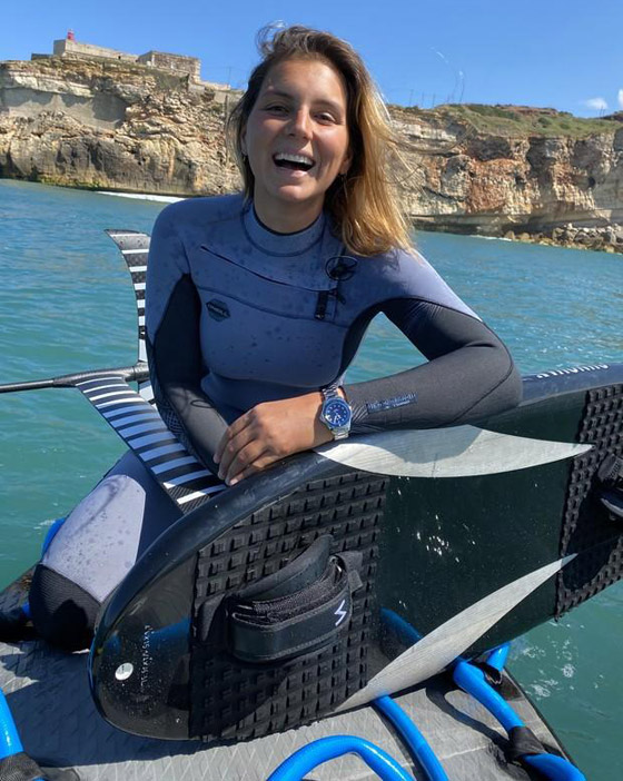 لقطة توقف القلب: برازيلية تحطم رقما قياسيا بركوب أكبر موجة أسطورية! صورة رقم 15