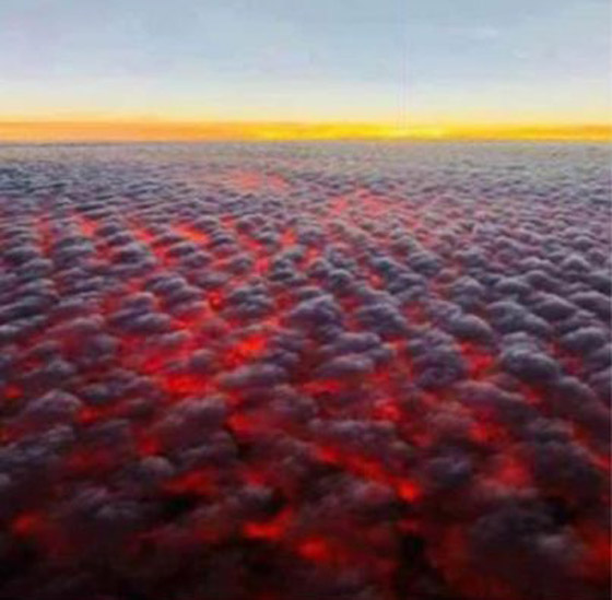 مشهد كالجحيم بالسماء.. هل اشتعلت الغيوم فعلا بسبب حرائق أمريكا؟ صورة رقم 2