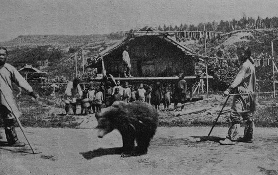 تعرفوا إلى 7 عادات ثقافية غريبة حول العالم ما زالت تمارس حتى يومنا هذا صورة رقم 4 تعرفوا إلى 7 عادات ثقافية غريبة حول العالم ما زالت تمارس حتى يومنا هذا صورة رقم 4