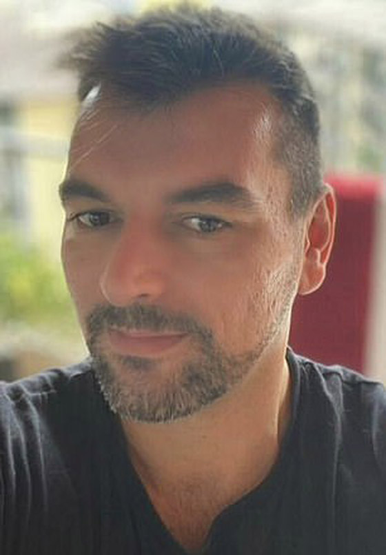 روميو وجولييت الحجر الصحي: إيطاليان يحتفلان بخطوبتهما من الشرفة صورة رقم 8