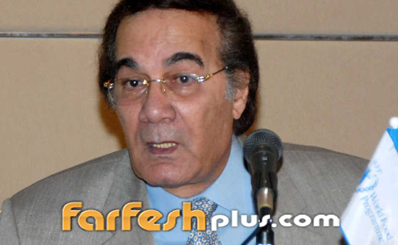 فيديو وصور.. دموع وذكريات النجوم في جنازة محمود ياسين صورة رقم 19