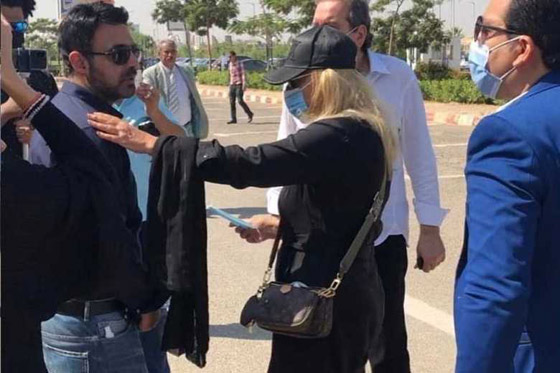 فيديو وصور.. دموع وذكريات النجوم في جنازة محمود ياسين صورة رقم 12