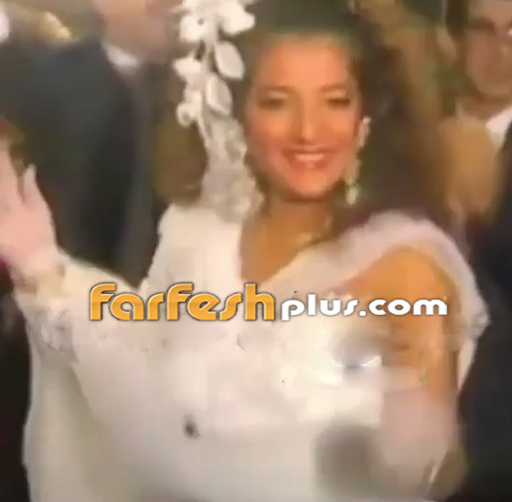 صورة نادرة: ميادة الحناوي تمنح أصالة قبلة بحفل زفافها الاول.. لن تصدٌق كم تغيٌرت بعد 35 سنة من عمليات التجميل! صورة رقم 3