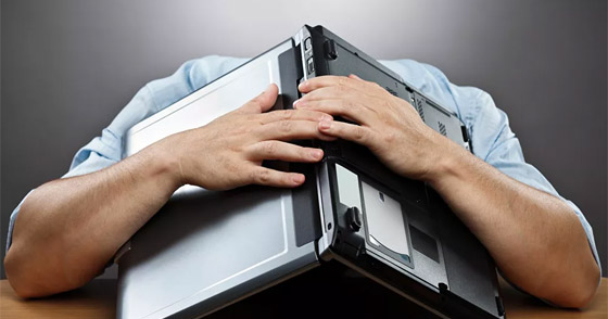 ما هي الأماكن التي لا يجب وضع الكمبيوتر المحمول عليها أثناء عمله؟ صورة رقم 2