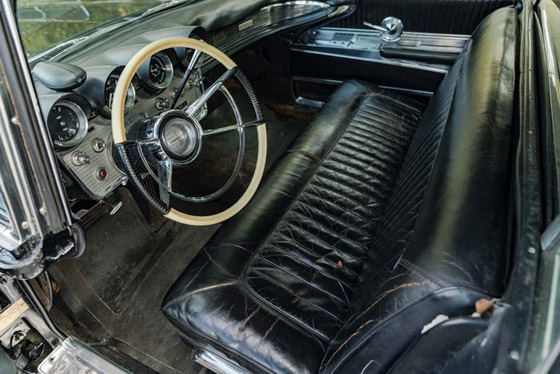 صور: بيع السيارة المشؤومة التي استقلها الرئيس كينيدي يوم اغتياله بمزاد صورة رقم 12