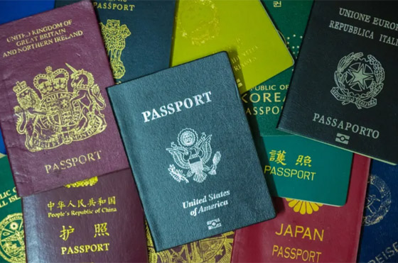 تعرفوا على العوامل التي تحدد شكل ولون وخصائص جواز السفر حول العالم صورة رقم 8