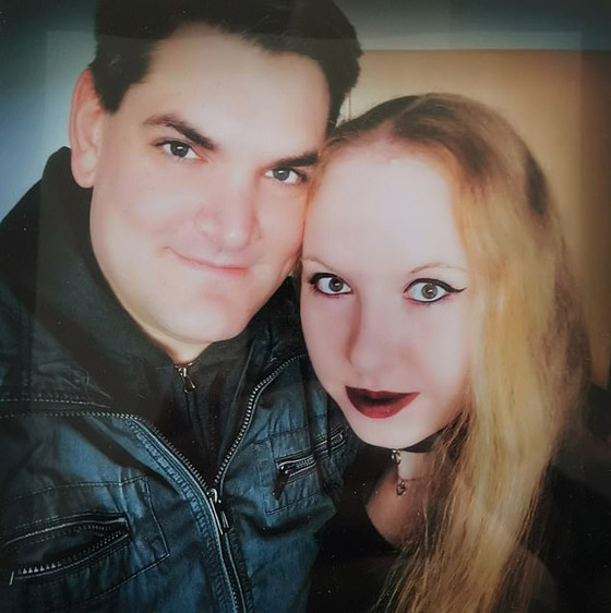 لم تقصّه منذ 15 عاما.. فتاة ألمانية تنتظر أن يصل شعرها لكاحليها! صورة رقم 12 لم تقصّه منذ 15 عاما.. فتاة ألمانية تنتظر أن يصل شعرها لكاحليها! صورة رقم 12