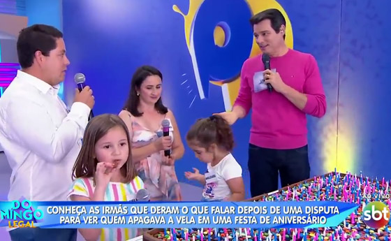 فيديو مضحك: خناقة أختين لإطفاء شمعة عيد الميلاد ينتهي بتورتة بـ500 شمعة صورة رقم 12