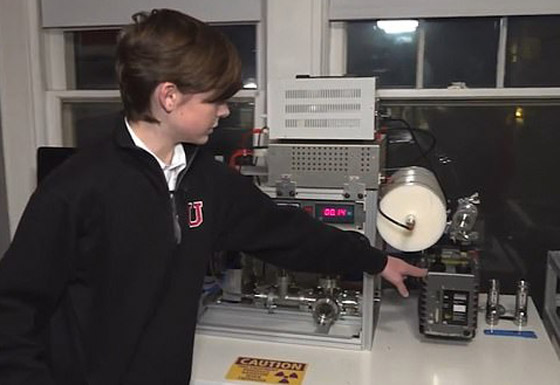 طفل أمريكي يدخل موسوعة غينيس كأصغر عالم نووي في العالم! صورة رقم 7