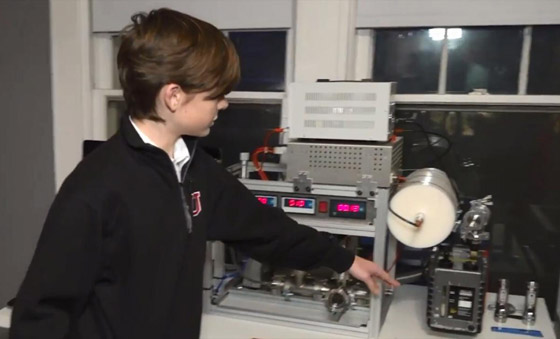 طفل أمريكي يدخل موسوعة غينيس كأصغر عالم نووي في العالم! صورة رقم 11