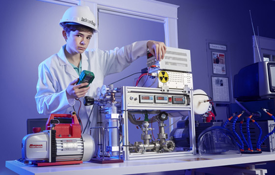 طفل أمريكي يدخل موسوعة غينيس كأصغر عالم نووي في العالم! صورة رقم 17