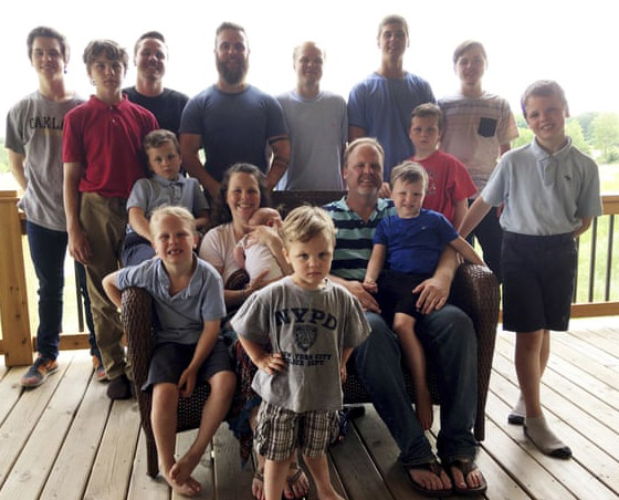 بعد 14 ابنا.. زوجان أمريكيان يرزقان بطفلة بعد 3 عقود من زواجهما! صورة رقم 13