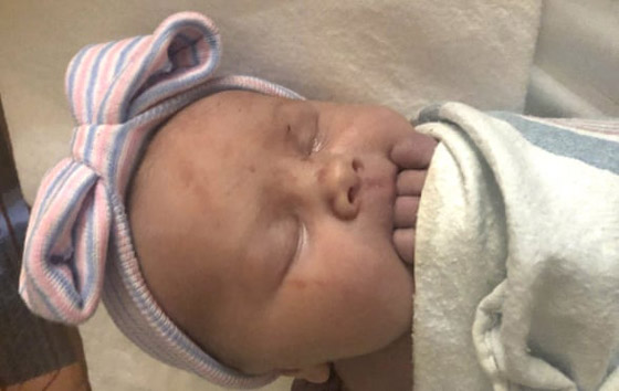 بعد 14 ابنا.. زوجان أمريكيان يرزقان بطفلة بعد 3 عقود من زواجهما! صورة رقم 3