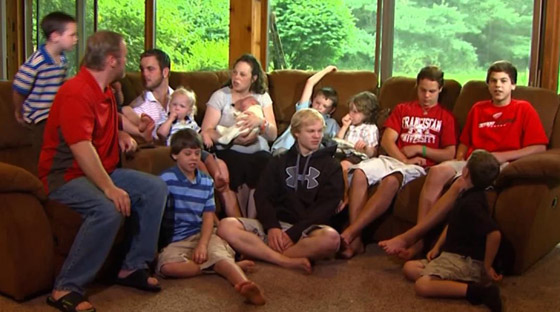 بعد 14 ابنا.. زوجان أمريكيان يرزقان بطفلة بعد 3 عقود من زواجهما! صورة رقم 4