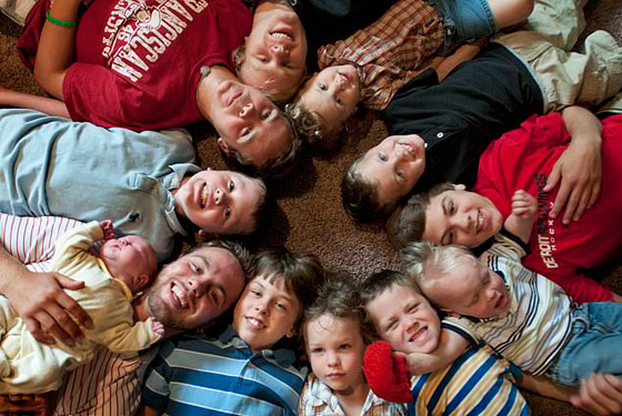 بعد 14 ابنا.. زوجان أمريكيان يرزقان بطفلة بعد 3 عقود من زواجهما! صورة رقم 5