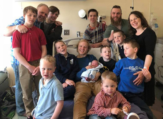 بعد 14 ابنا.. زوجان أمريكيان يرزقان بطفلة بعد 3 عقود من زواجهما! صورة رقم 12