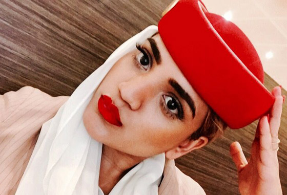 من أسرار الطائرات.. ما علاقة أحمر الشفاه الفاقع ومضيفات الطيران؟ صورة رقم 4