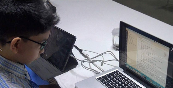 طفل هندي (6 سنوات) يدخل موسوعة غينيس كأصغر مبرمج كمبيوتر بالعالم صورة رقم 4