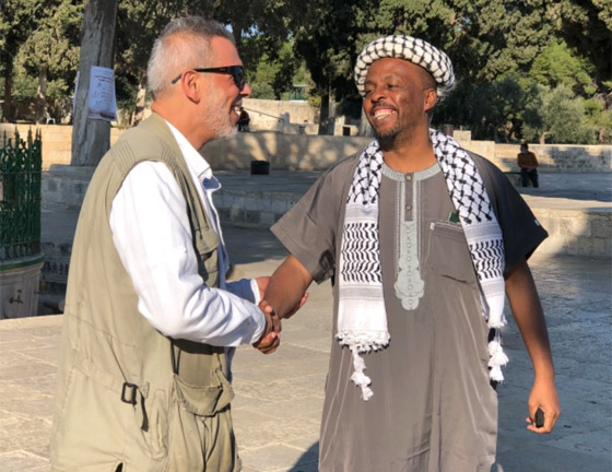 قصة الجنوب إفريقي تكالا الذي وصل القدس مشيا برحلة استغرقت عامين! صورة رقم 8 قصة الجنوب إفريقي تكالا الذي وصل القدس مشيا برحلة استغرقت عامين! صورة رقم 8