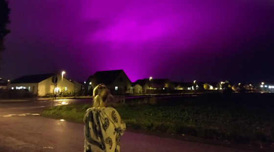 السماء البنفسجية تفجع بلدة بأكملها.. والسبب لا يخطر على بال! صورة رقم 9