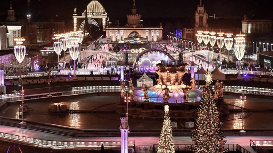 بالصور: موسكو تفتتح أكبر حلبة للتزلج على الجليد في الهواء الطلق صورة رقم 3