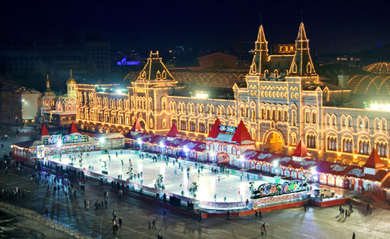 بالصور: موسكو تفتتح أكبر حلبة للتزلج على الجليد في الهواء الطلق صورة رقم 10