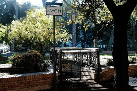 المكان المرغوب! مراحيض ودورات مياه عجيبة في مواقع غريبة حول العالم صورة رقم 7