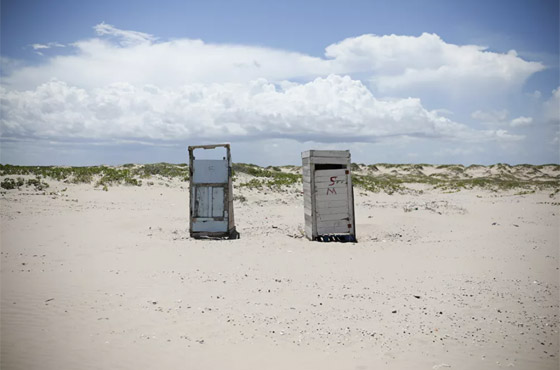 المكان المرغوب! مراحيض ودورات مياه عجيبة في مواقع غريبة حول العالم صورة رقم 15
