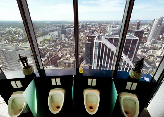 المكان المرغوب! مراحيض ودورات مياه عجيبة في مواقع غريبة حول العالم صورة رقم 24