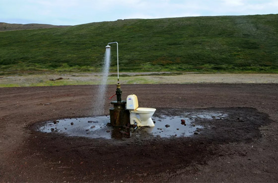 المكان المرغوب! مراحيض ودورات مياه عجيبة في مواقع غريبة حول العالم صورة رقم 25