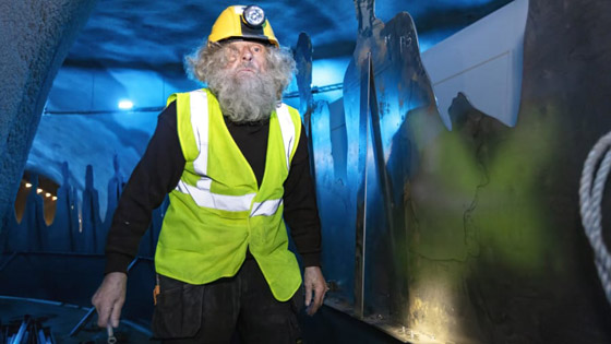 أنفاق مائية بأعماق مياه جزر فارو تلفت الأنظار بأضواء راقصة وتأثير ساحر صورة رقم 5