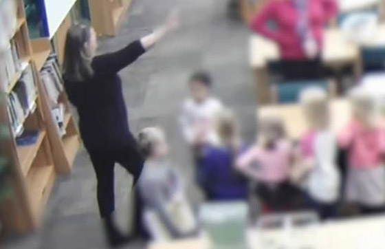 فيديو صادم.. مدرسة تعتدي بوحشية على طفلة وتعنفها وحكم يثير الغضب! صورة رقم 5 فيديو صادم.. مدرسة تعتدي بوحشية على طفلة وتعنفها وحكم يثير الغضب! صورة رقم 5