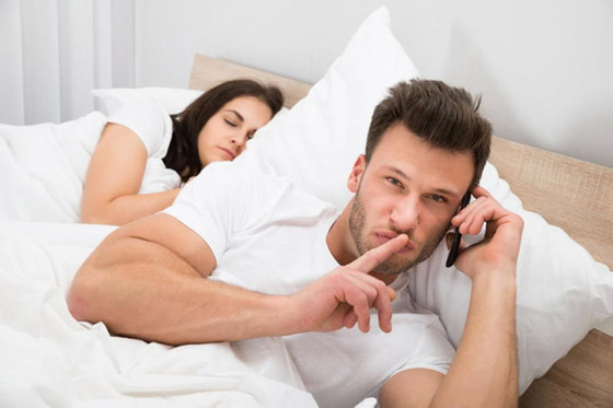 علامات تشير إلى الخيانة الزوجية.. انتبهي لها! صورة رقم 2