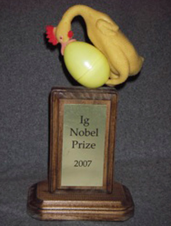 تعرفوا على جائزة إيغ نوبل للحماقة والاكتشافات السخيفة وأبرز الفائزين بها! صورة رقم 9