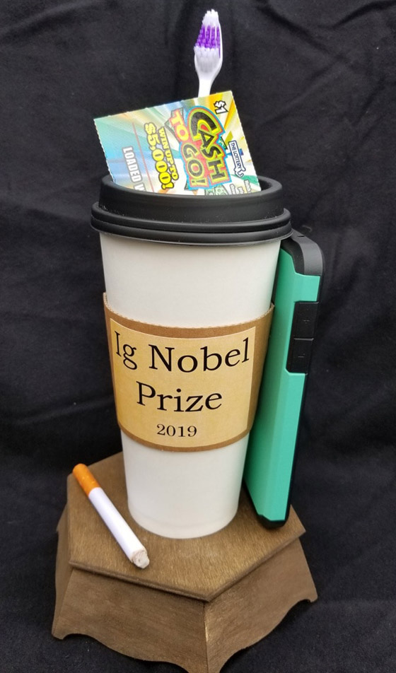 تعرفوا على جائزة إيغ نوبل للحماقة والاكتشافات السخيفة وأبرز الفائزين بها! صورة رقم 2
