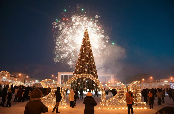 أكثر أشجار عيد الميلاد التقليدية وغير التقليدية روعة حول العالم في 2020 صورة رقم 2