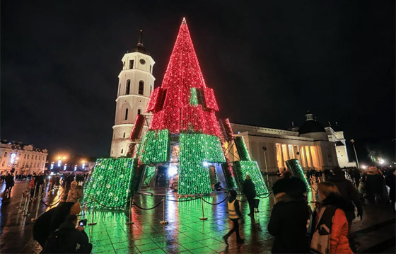أكثر أشجار عيد الميلاد التقليدية وغير التقليدية روعة حول العالم في 2020 صورة رقم 21
