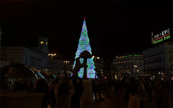 أكثر أشجار عيد الميلاد التقليدية وغير التقليدية روعة حول العالم في 2020 صورة رقم 24