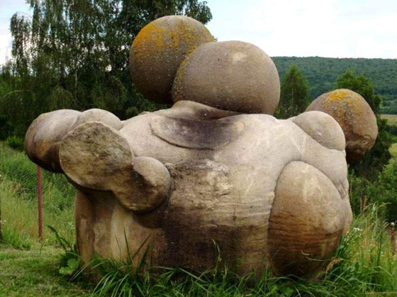 ظاهرة جيولوجية غريبة: أحجار طبيعية تنمو وتتحرك مثل كائن حي! صورة رقم 1