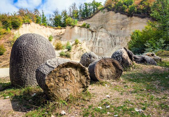 ظاهرة جيولوجية غريبة: أحجار طبيعية تنمو وتتحرك مثل كائن حي! صورة رقم 8