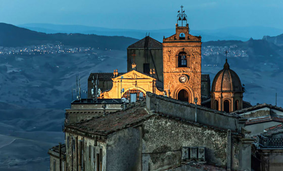 بلدة إيطالية تعرض منازلها للبيع مقابل يورو واحد فقط لجلب سكان جدد! صور صورة رقم 14