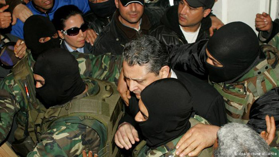 أقرباء بن علي.. من حياة الرفاهية والوجاهة إلى التشرد والسجون صورة رقم 3 أقرباء بن علي.. من حياة الرفاهية والوجاهة إلى التشرد والسجون صورة رقم 3