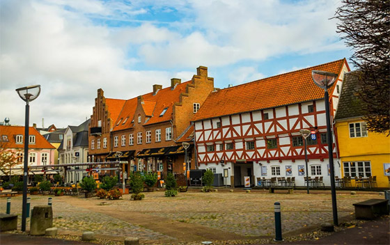 بالصور: تعرفوا إلى أفضل 10 مدن صغيرة في العالم صورة رقم 7