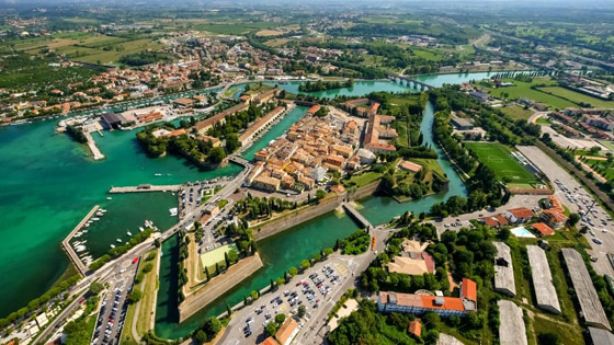 يمكن رؤيتها من الأعلى.. إليكم أجمل المدن نجمية الشكل في أوروبا صورة رقم 10