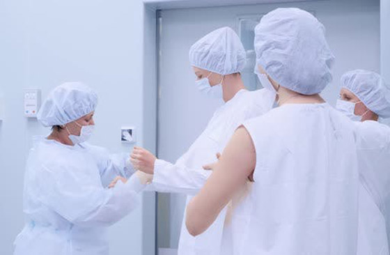 سبب ارتداء الأطباء اللون الأخضر أو الأزرق خلال الجراحة والعمليات صورة رقم 2