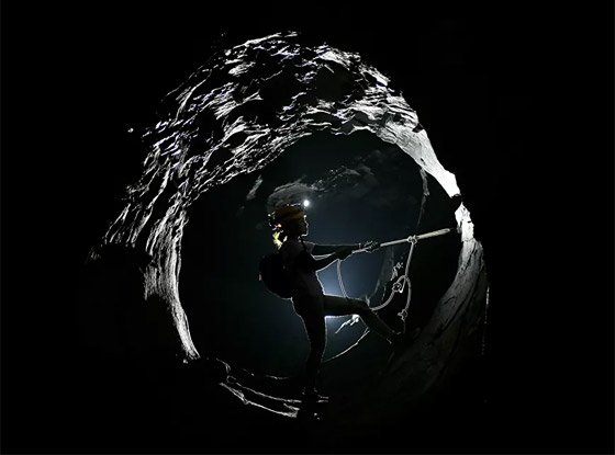 إليكم جولة داخل أحد أكبر الكهوف الطبيعية في العالم صورة رقم 10