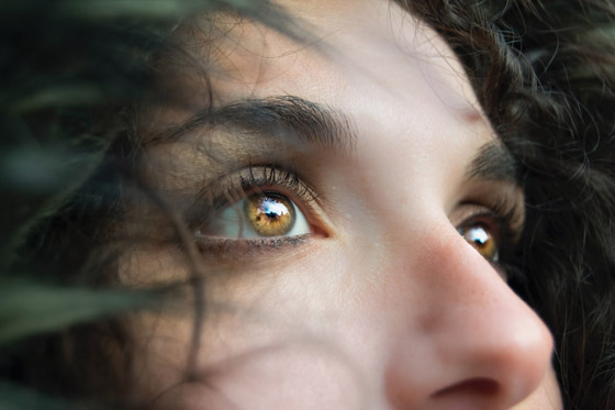 لأنها حساسة وتستطيع كشف الأمراض.. إليكم أهم 5 أطعمة لصحة العينين صورة رقم 1