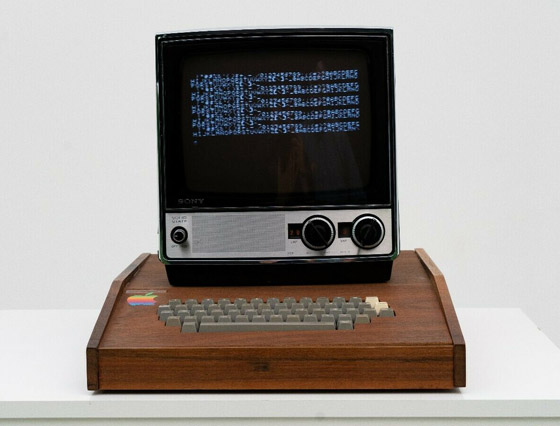 عرض كمبيوتر آبل نادر عمره 45 عاما للبيع بـ1.5 مليون دولار! صور صورة رقم 1